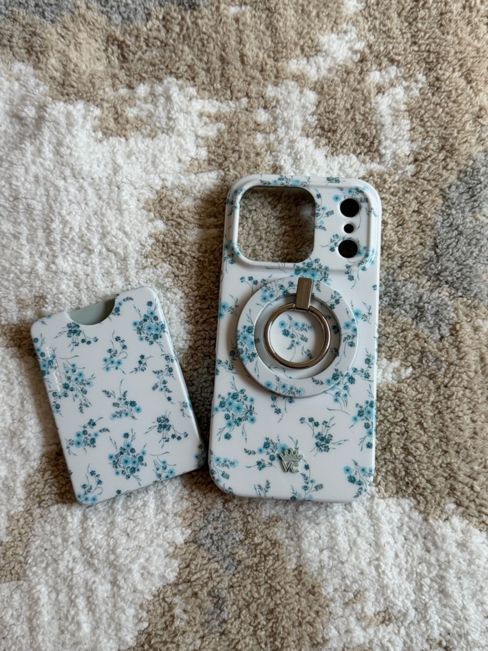 New Velvet Caviar MagSafe iPhone 17 Pro Case + Wallet